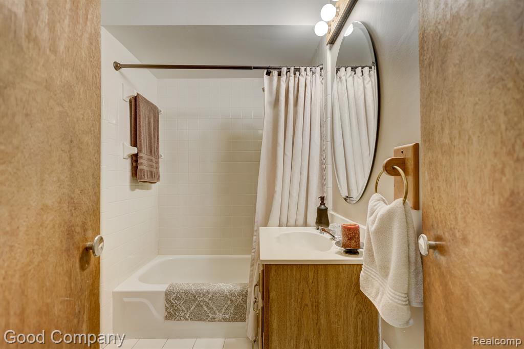923 W 11 Mile Road, Royal Oak, MI 48067 — Photo 29