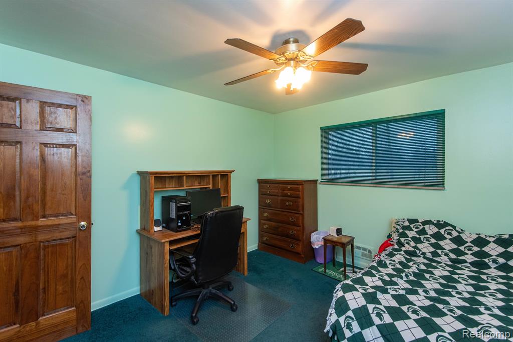 6226 GOLFVIEW Drive, Burton, MI 48509 — Photo 64