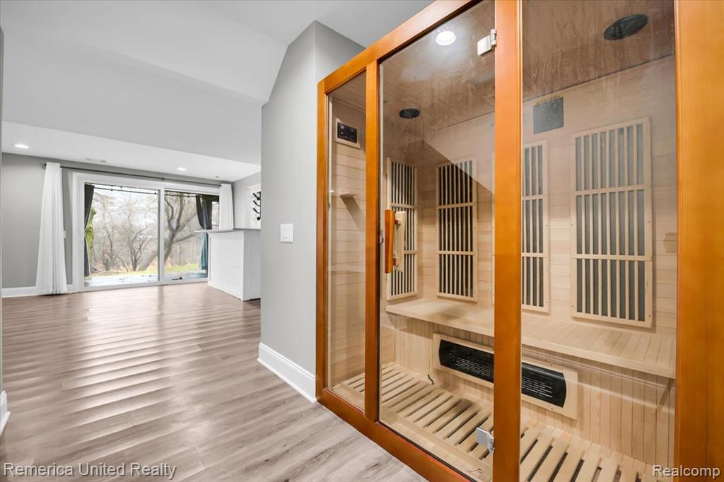 7968 Lawrence, West Bloomfield, MI — Photo 28