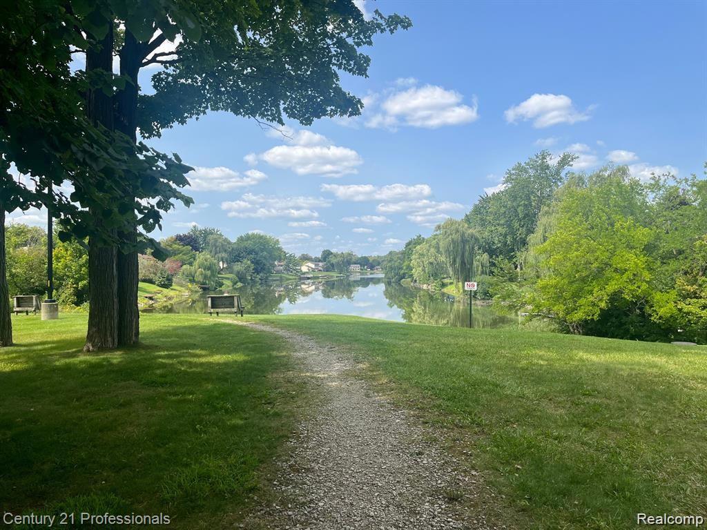 39726 VILLAGE WOOD Circle, Novi, MI — Photo 14