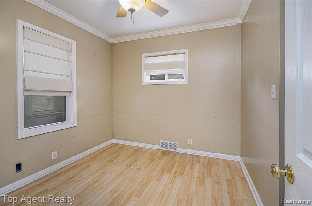 525 Marlin Avenue, Royal Oak, MI 48067 — Photo 12