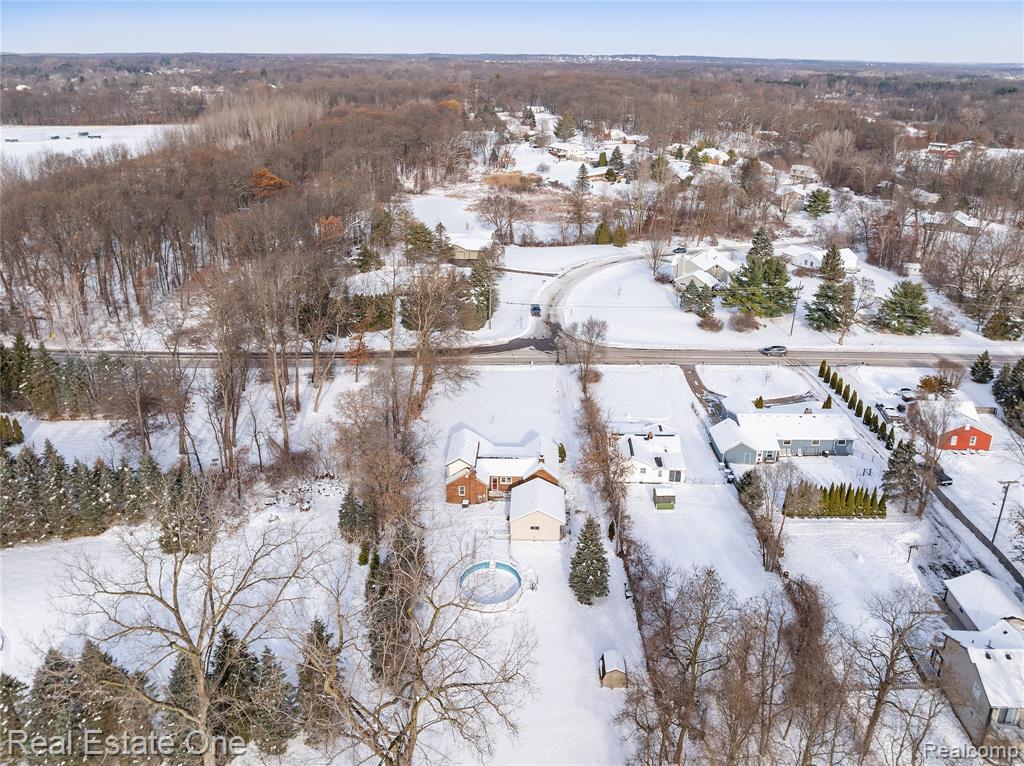 8202 Hyne Road, Brighton, MI 48114 — Photo 11