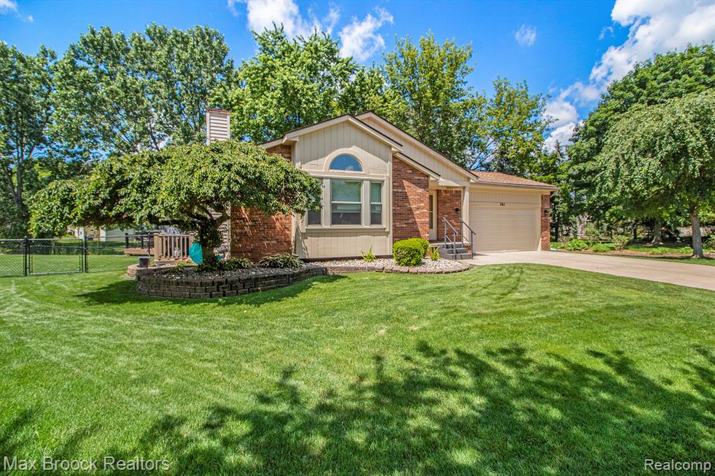 761 Stoney Drive, South Lyon, MI 48178 — Photo 2