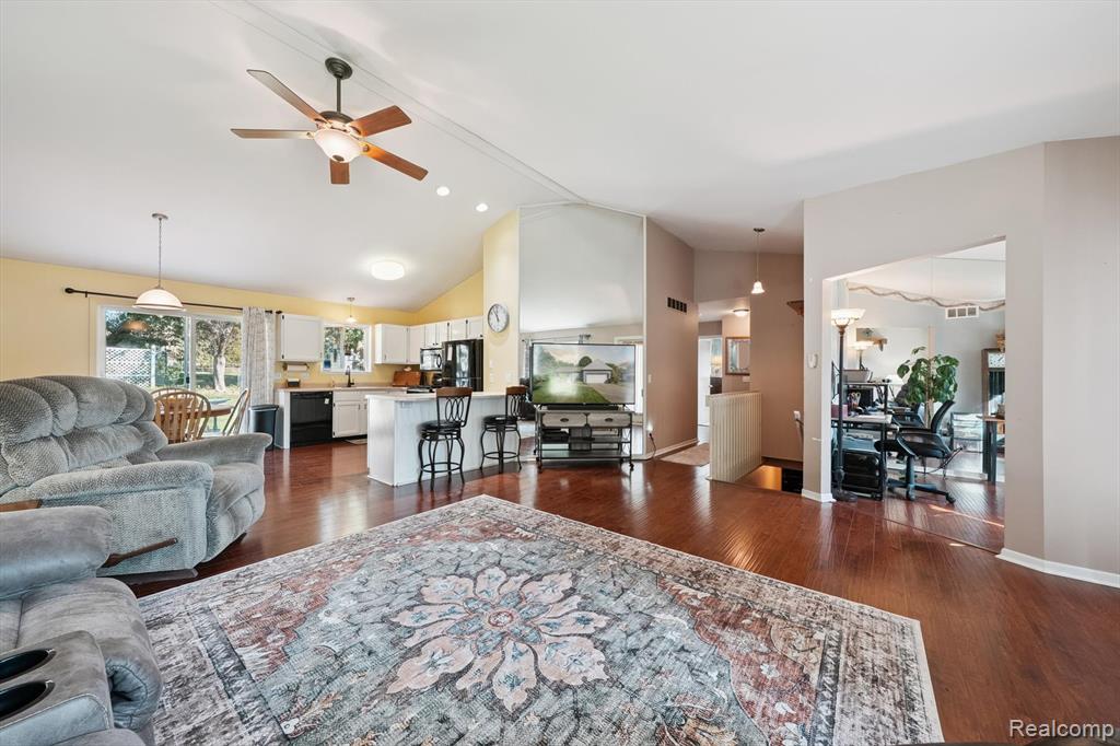 6358 Windham Place, Grand Blanc, MI 48439 — Photo 8