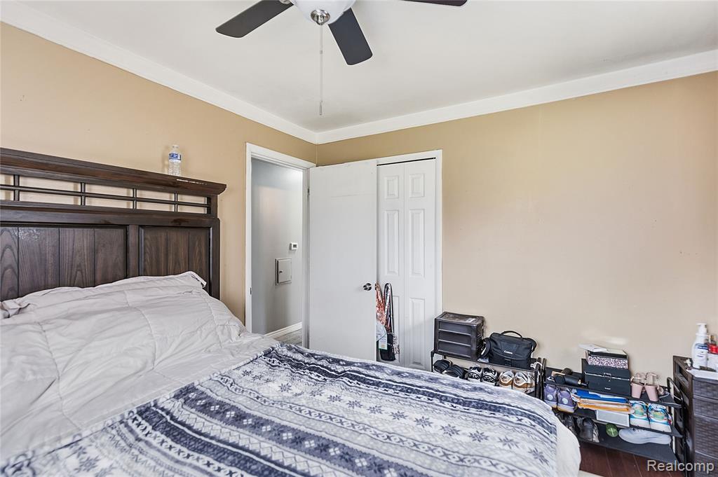 10039 Farley, Redford, MI 48239 — Photo 13