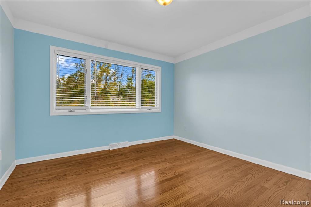 6710 Laurelton, Clarkston, MI — Photo 22