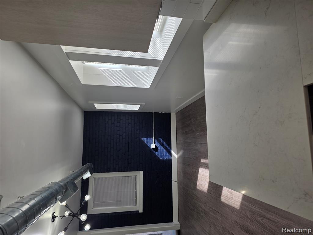 1533 Ash Street - Photo 4