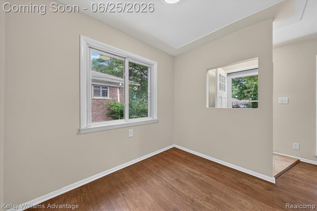 21681 Sussex Street, Oak Park, MI 48237 — Photo 18