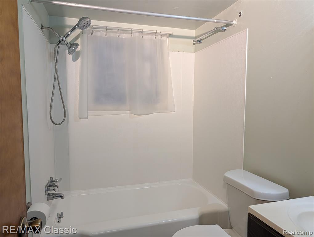 679 Linda Vista Drive, Pontiac, MI 48342 — Photo 9