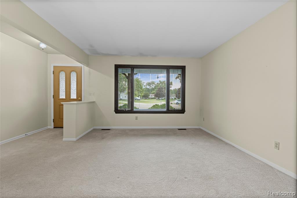 6247 King Arthur Court, Swartz Creek, MI 48473 — Photo 22