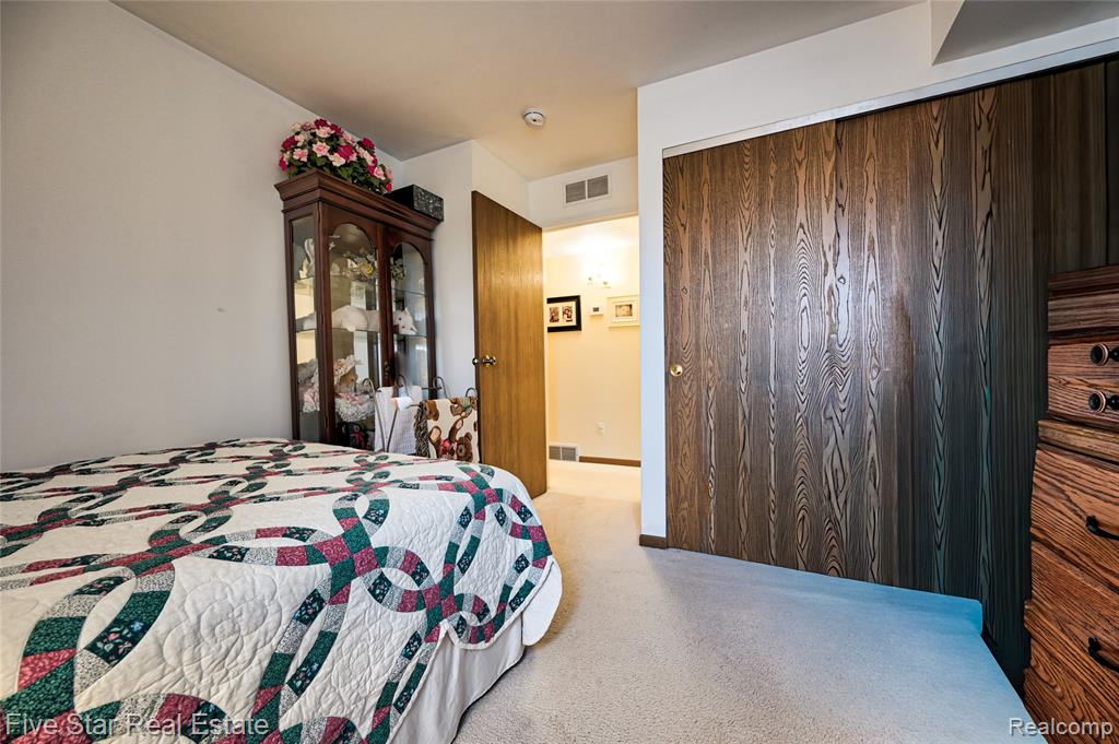 61051 Greenwood Drive, South Lyon, MI 48178 — Photo 32