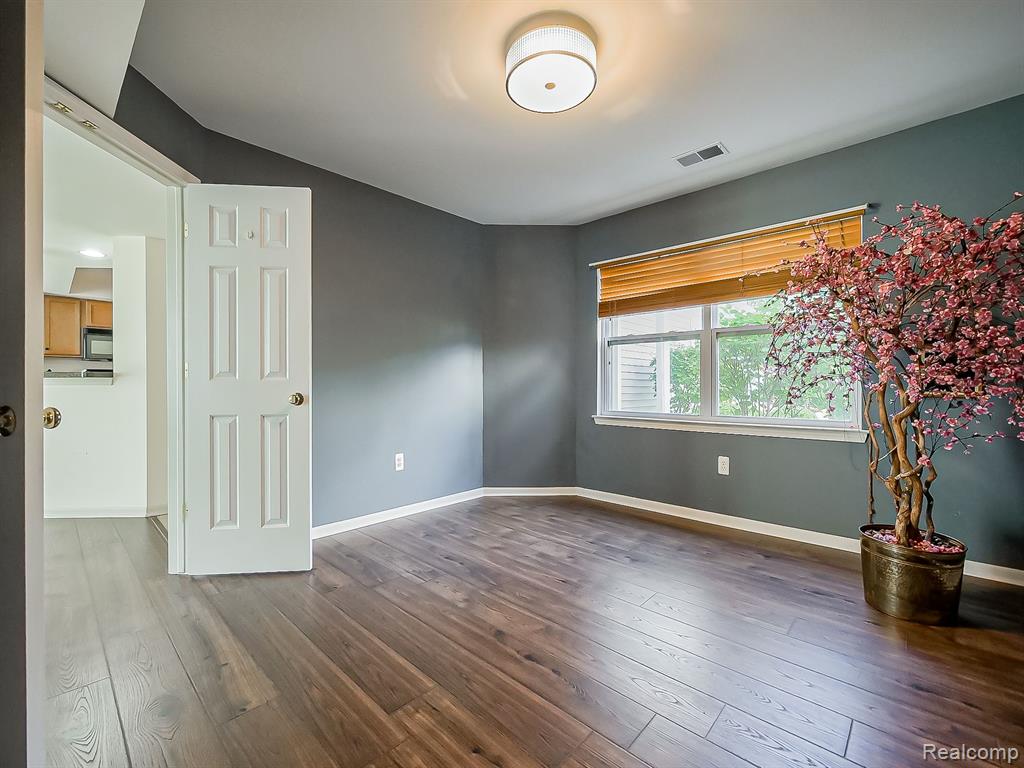 628 RIVERSTONE Lane, Chelsea, MI 48118 — Photo 7
