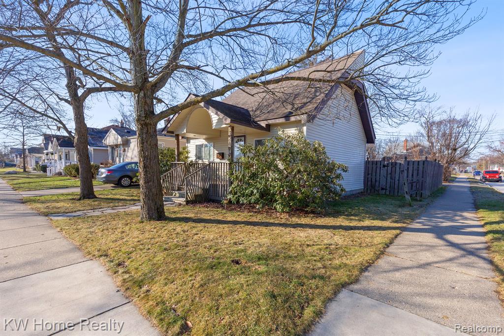 3989 ROYAL Avenue, Berkley, MI 48072 — Photo 3