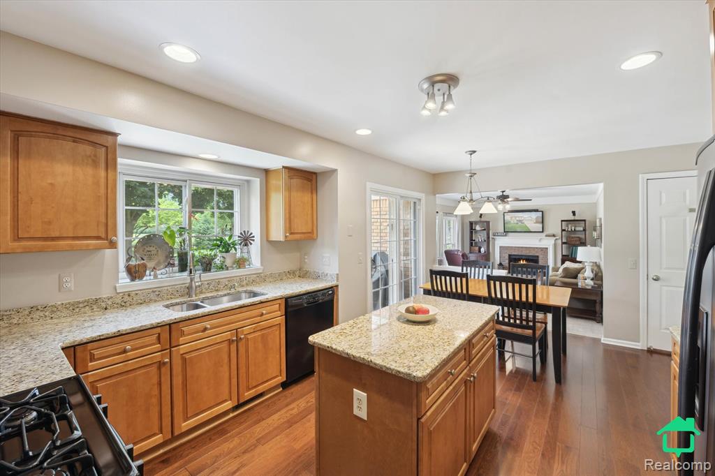 46518 E Oak Manor Court, Canton, MI 48187 — Photo 15