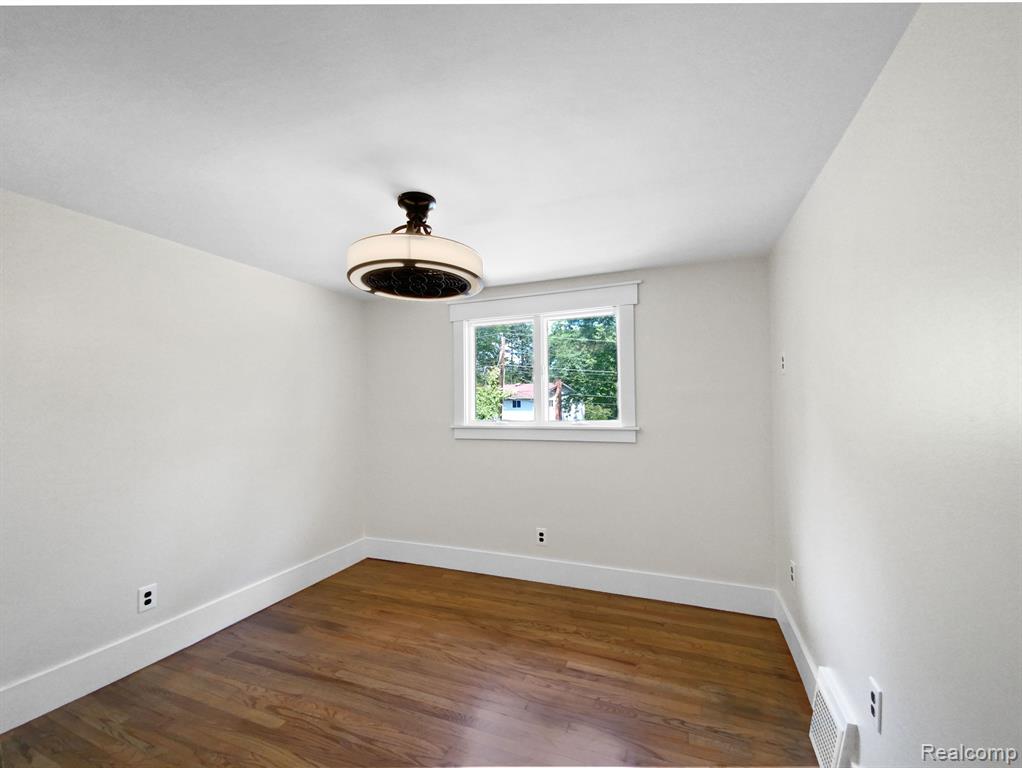 2887 BAYLIS Drive, Ann Arbor, MI 48108 — Photo 17