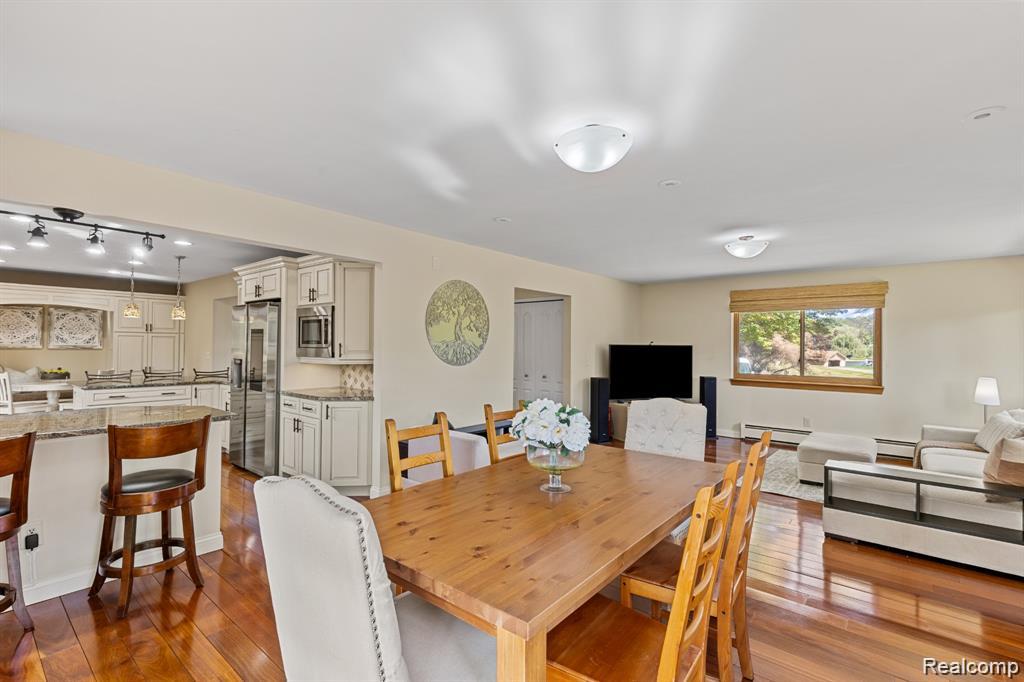 880 Artdale Drive, White Lake, MI 48383 — Photo 10