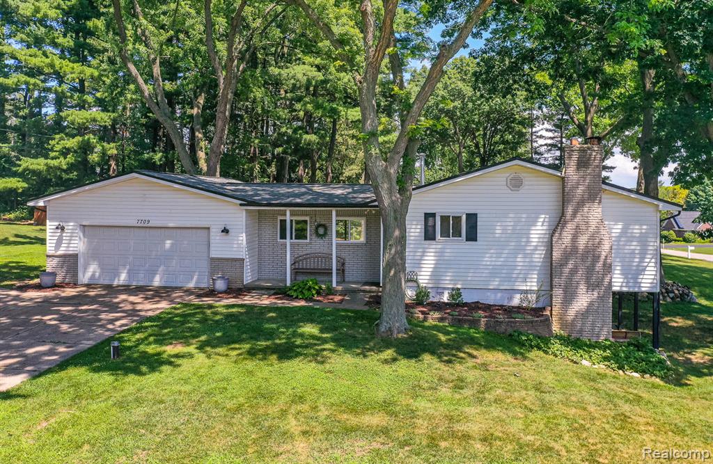 7709 Shelley Drive, Clarkston, MI 48348 — Photo 72