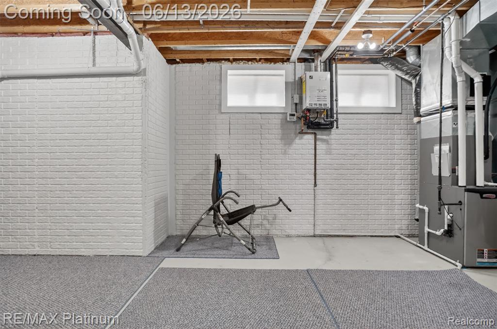 5060 Yax Pointe Drive, Howell, MI 48843 — Photo 35