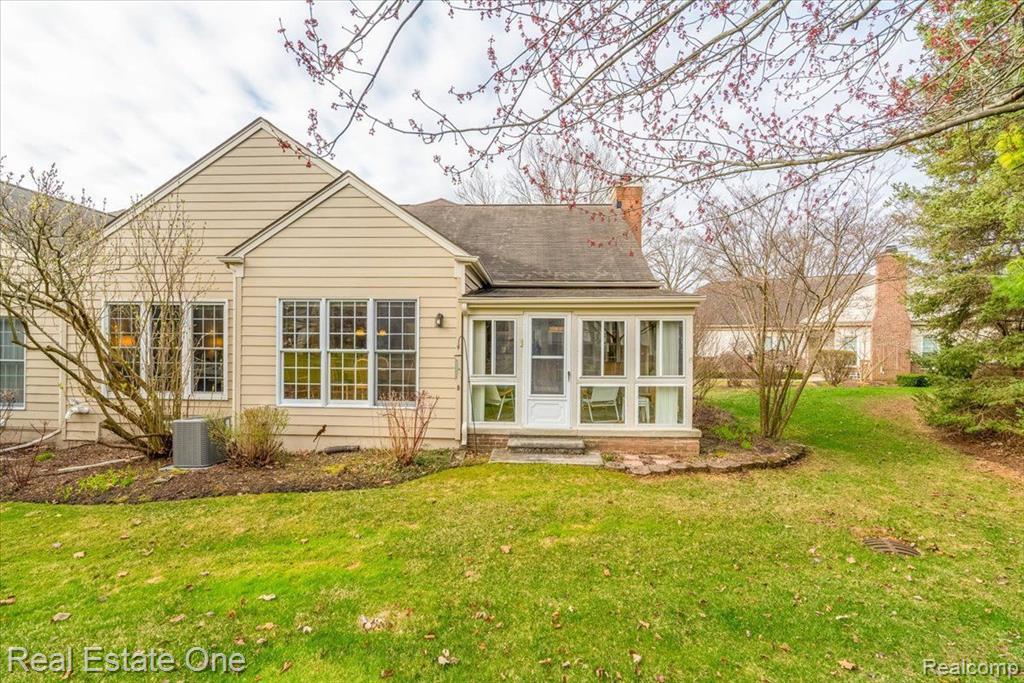 39612 GREENBRIER Court, Northville, MI 48168 — Photo 7