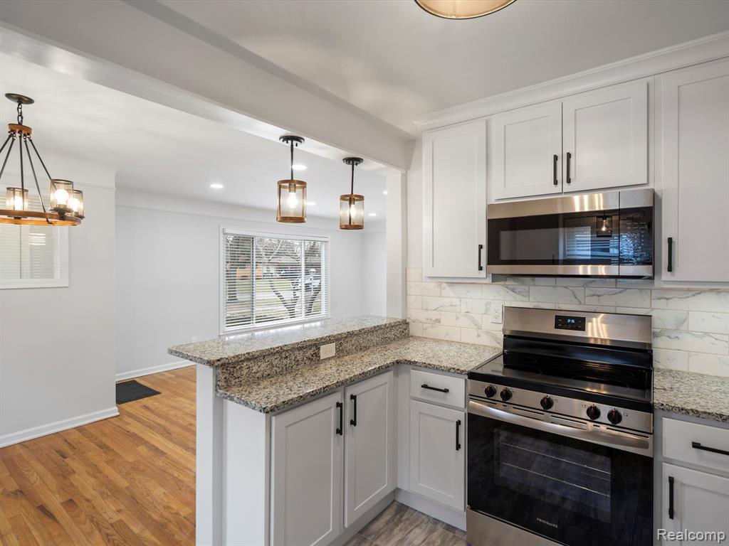 9120 SARASOTA, Redford, MI 48239 — Photo 12