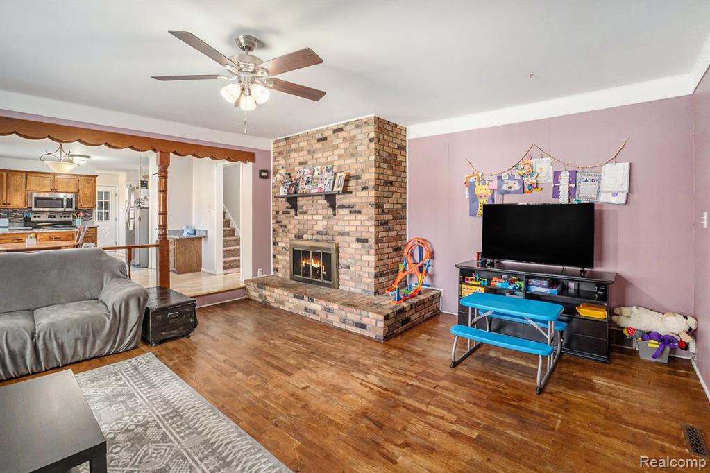 6137 Pebbleshire Drive, Grand Blanc, MI 48439 — Photo 9