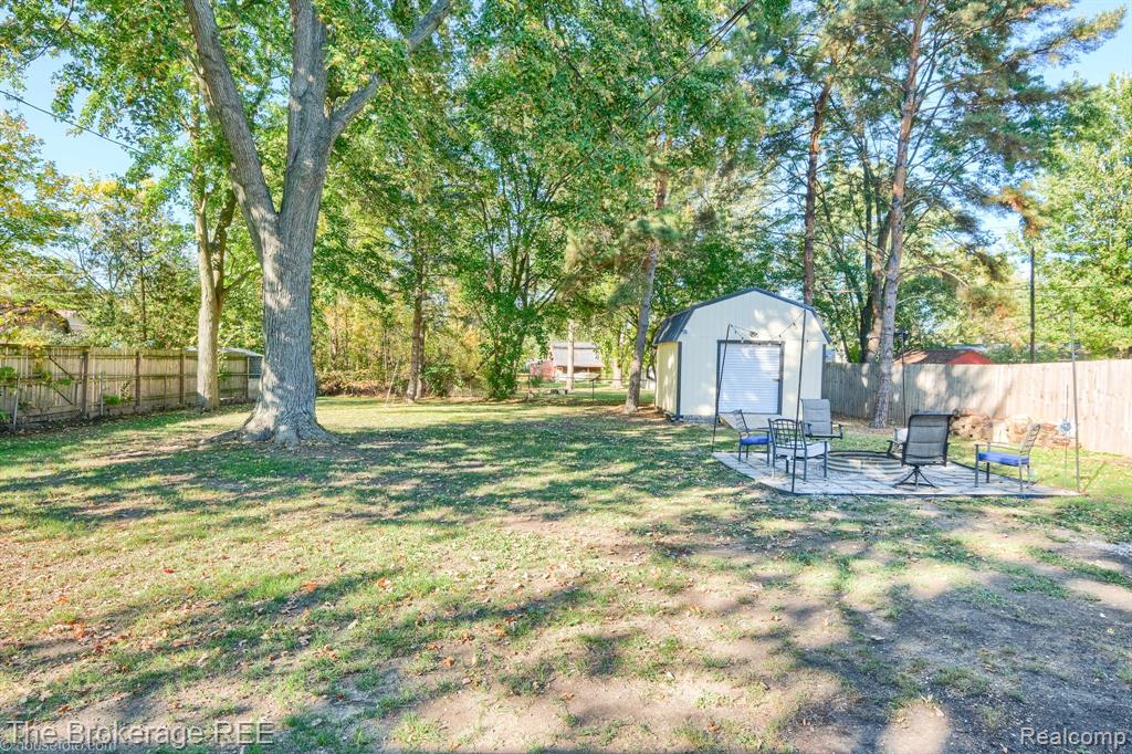 6230 Woodsdale Drive, Grand Blanc, MI 48439 — Photo 5