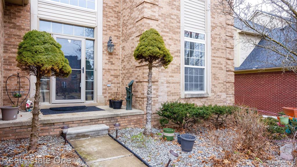 17041 ALGONQUIN Drive, Northville, MI 48168 — Photo 12
