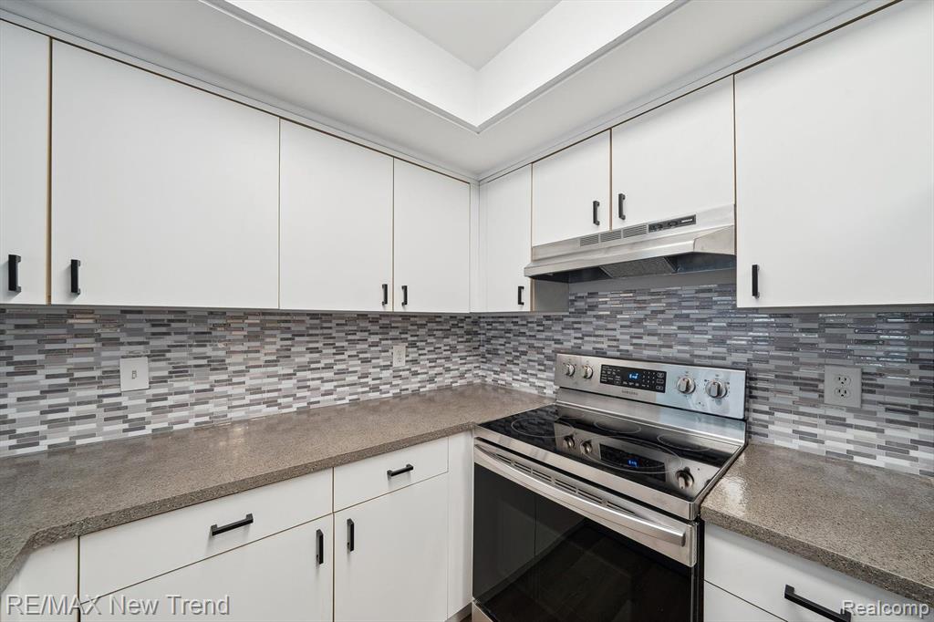 6641 HEARTHSIDE Court, West Bloomfield, MI — Photo 12