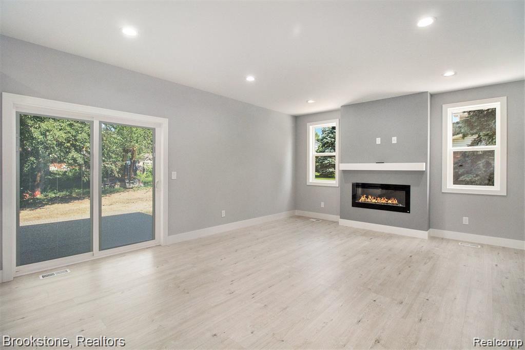 4150 Athens Avenue, Waterford, MI 48329 — Photo 8
