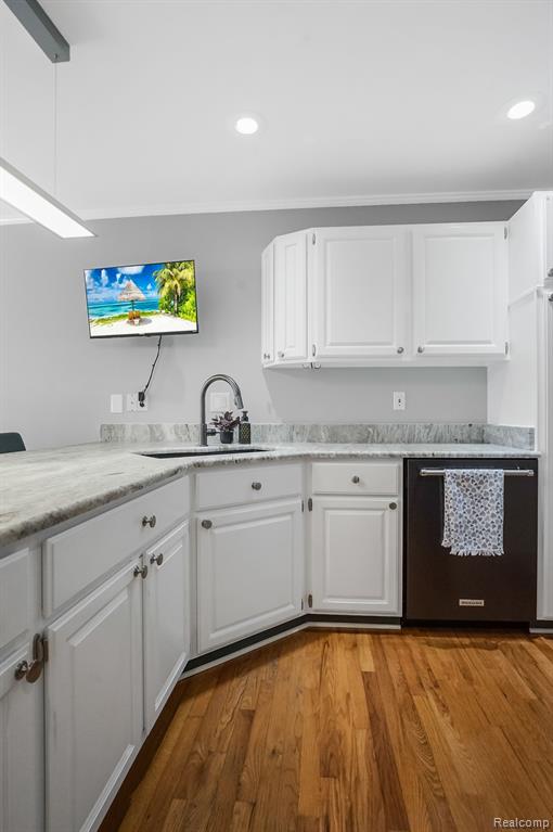 8261 STAGHORN Trail, Clarkston, MI 48348 — Photo 26