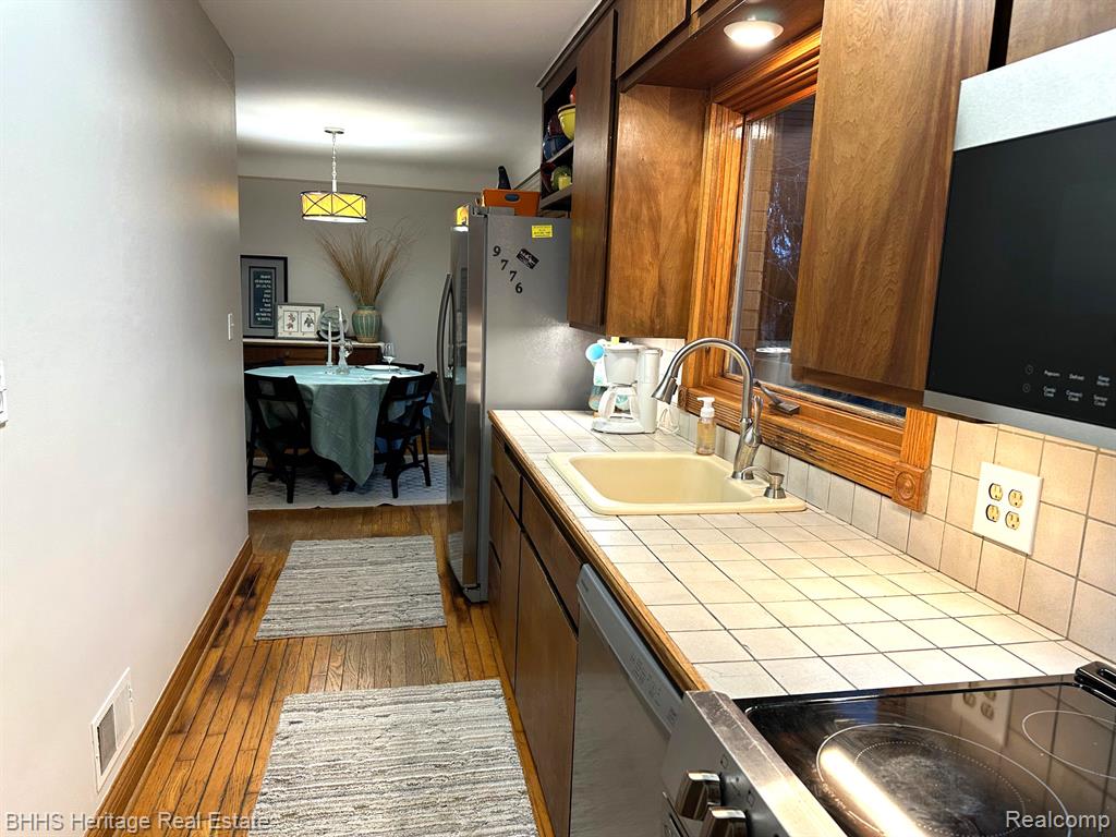 9776 Marsh Road, Fowlerville, MI 48836 — Photo 6