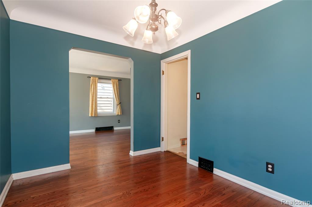 802 Catalpa Drive, Royal Oak, MI 48067 — Photo 6