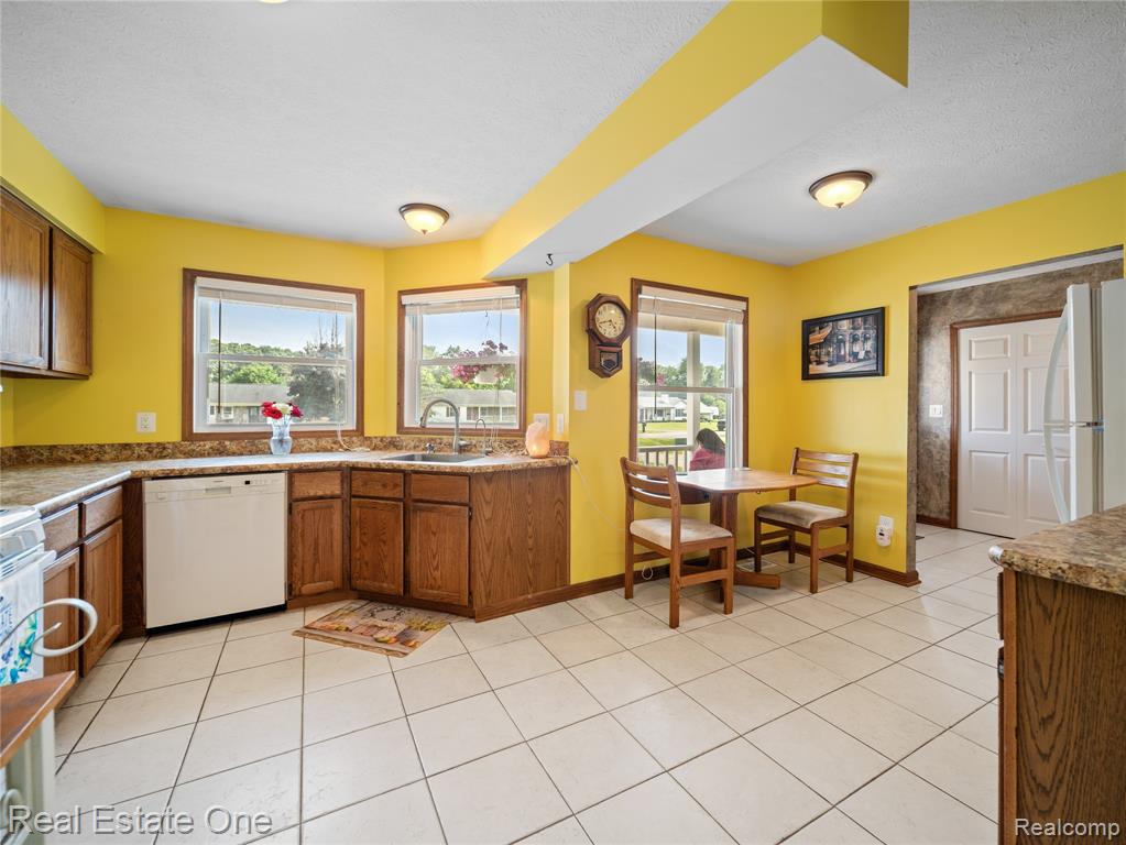 8907 McColl Side Road, Brighton, MI 48116 — Photo 6