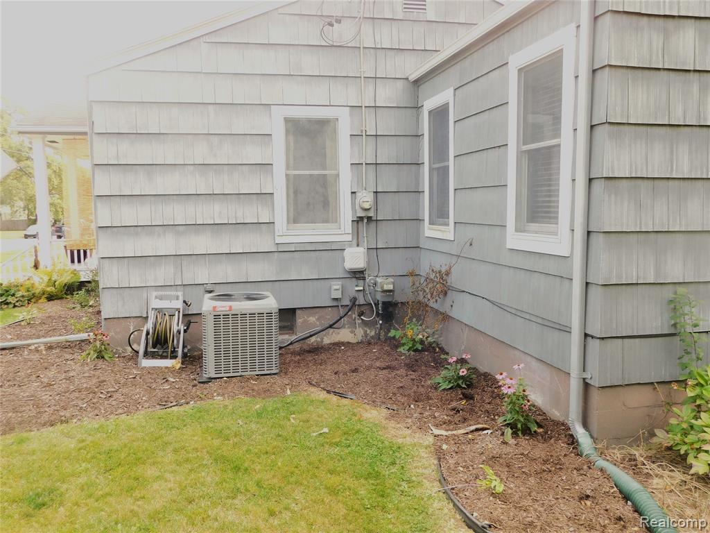 825 Pettibone Avenue, Flint, MI 48507 — Photo 4