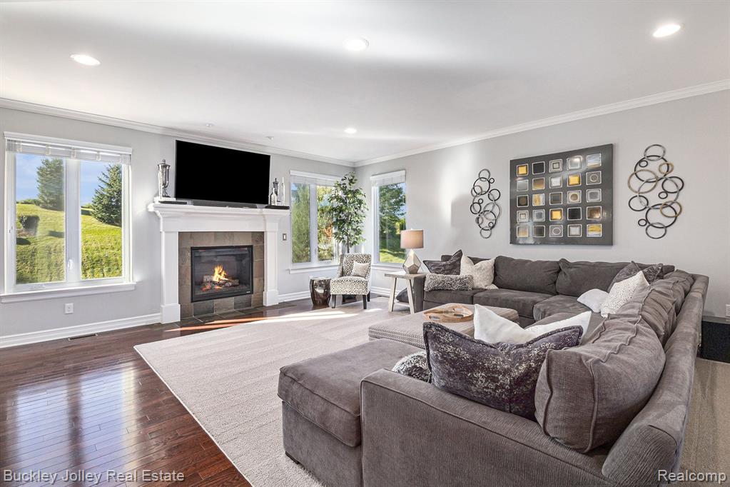 52689 TRAILWOOD Drive, South Lyon, MI 48178 — Photo 8