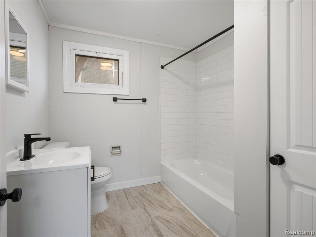 130 Meadle Street, Mount Clemens, MI 48043 — Photo 19