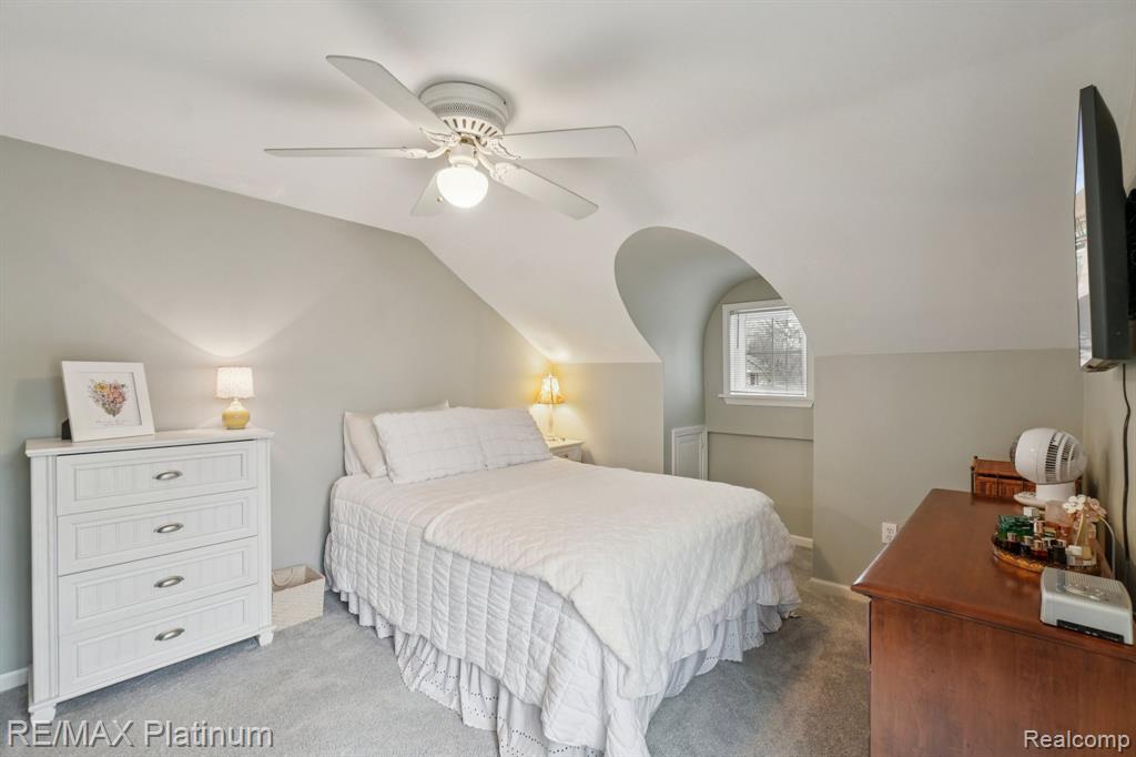 409 S Walnut Street, Howell, MI 48843 — Photo 16