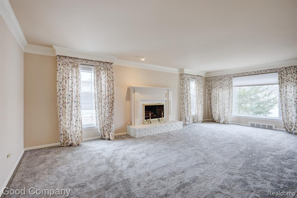 702 PARKMAN Drive, Bloomfield Hills, MI 48304 — Photo 3