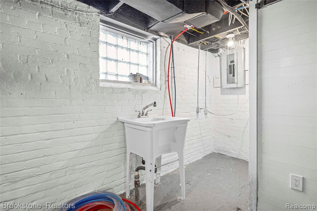 4888 Maxwell Street, Detroit, MI 48214 — Photo 32