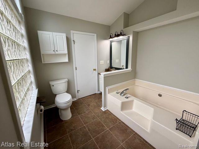 8221 FOX HOLLOW Road, Goodrich Vlg, MI — Photo 28