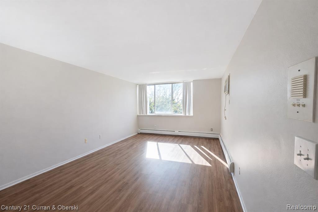 6015 SOUTHFIELD Road, Detroit, MI 48228 — Photo 10