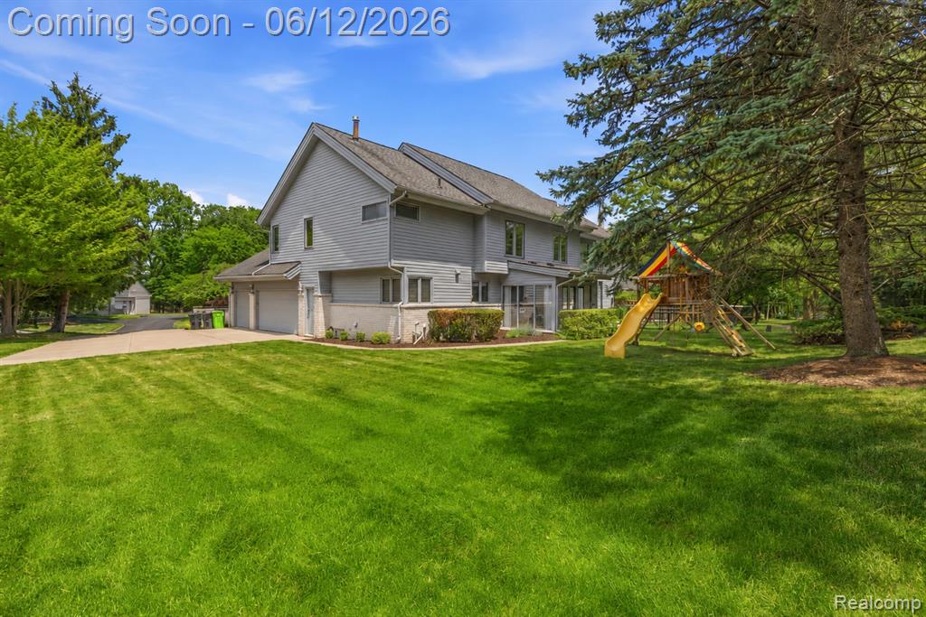 4057 Fox Lake Drive, Bloomfield Hills, MI 48302 — Photo 52