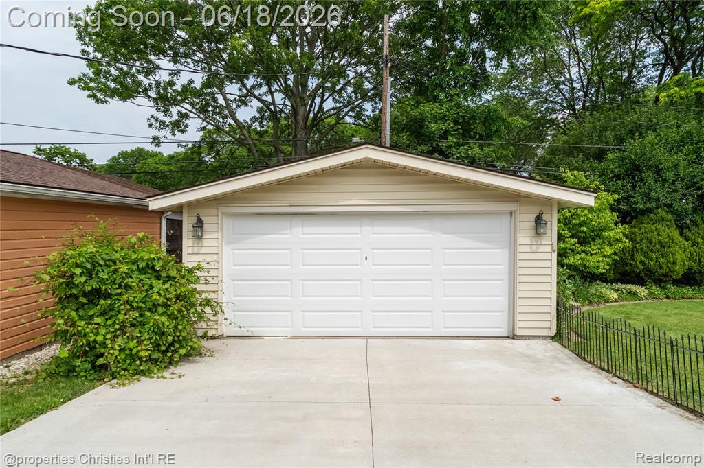 4228 Rosewold Avenue, Royal Oak, MI 48073 — Photo 32