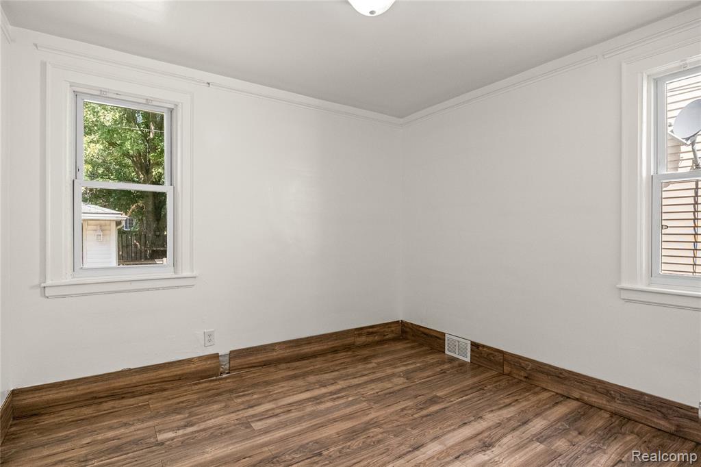 5061 Curtis Street, Dearborn, MI 48126 — Photo 12
