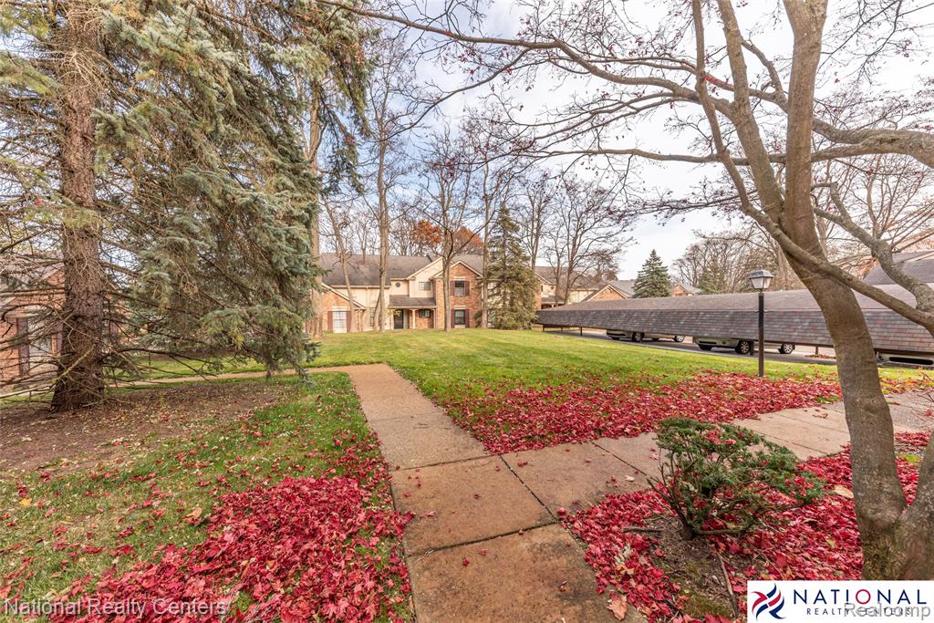 29705 Pine Ridge Circle, 35, Farmington Hills, MI 48331 — Photo 9
