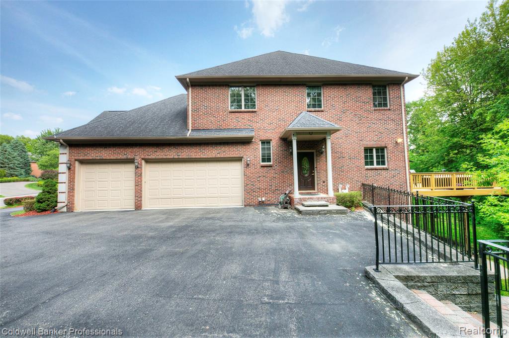 4546 Forest Edge Lane, West Bloomfield, MI 48323 — Photo 4