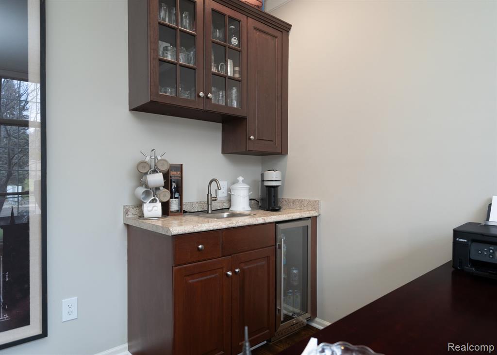 6751 Berry Pointe Drive, Clarkston, MI 48348 — Photo 11
