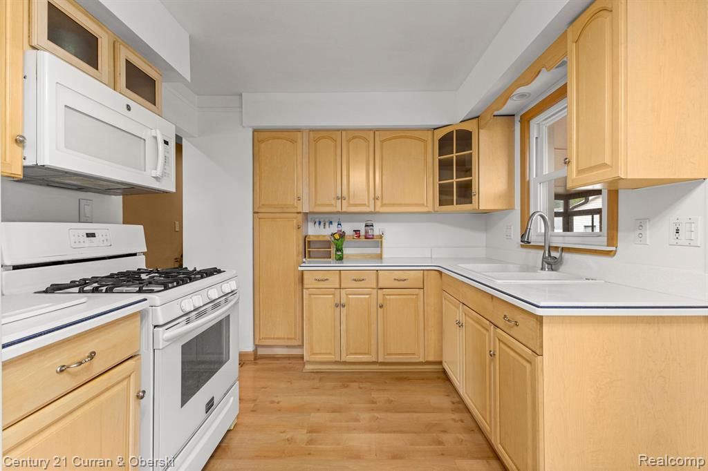 7850 MERRICK Street, Taylor, MI 48180 — Photo 10