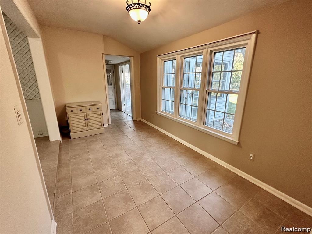 4302 SHERIDAN Drive, Royal Oak, MI 48073 — Photo 19