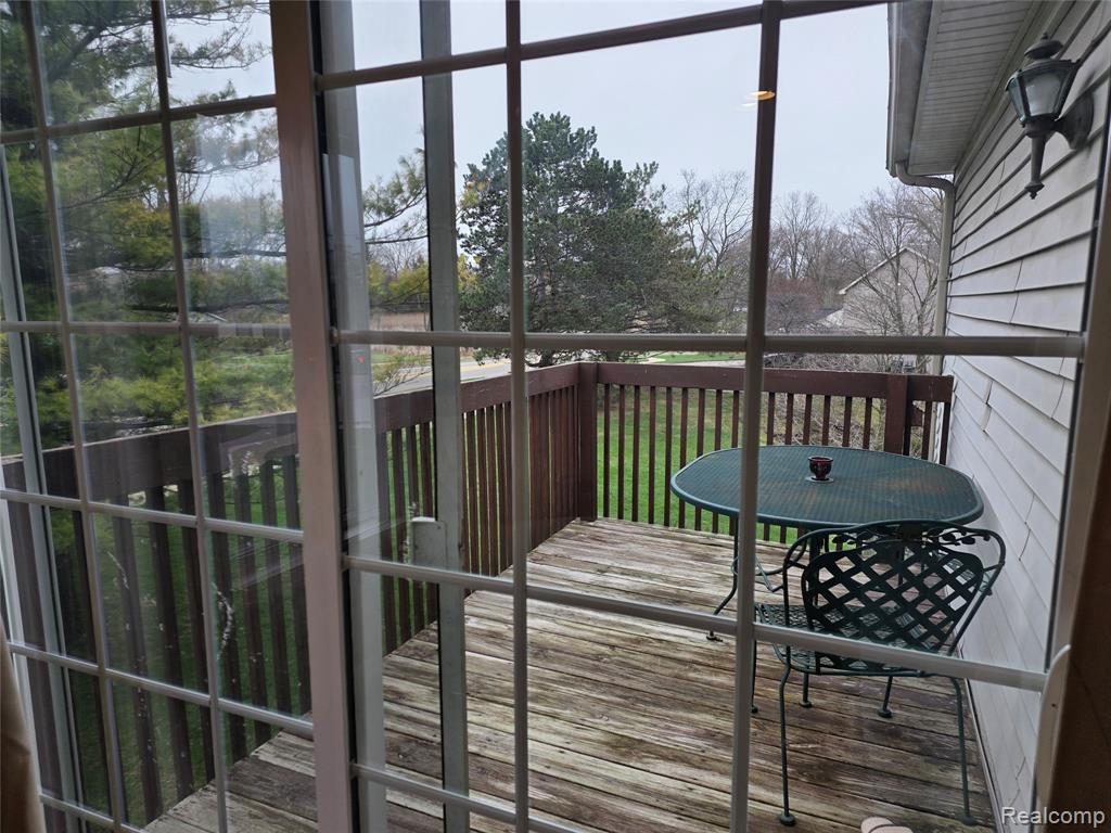 5025 S Saybrook Court, 15, Waterford, MI 48327 — Photo 8